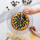 <strong>Yoghurt and lemon charlotte with blueberries – Recipe from Nonsolofood</strong><br />

