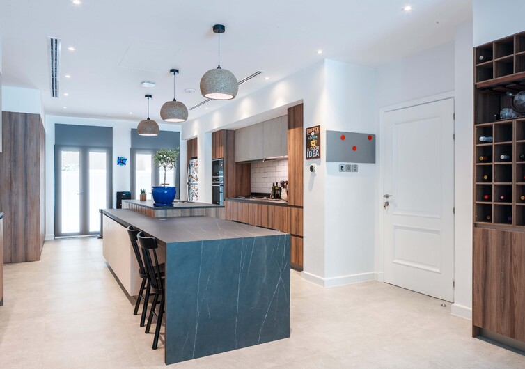 kitchen wall cabinets dubai sapienstone s pietra grey countertop in a snaidero kitchen kitchen wall cabinets dubai sapienstone s pietra grey countertop in a snaidero kitchen