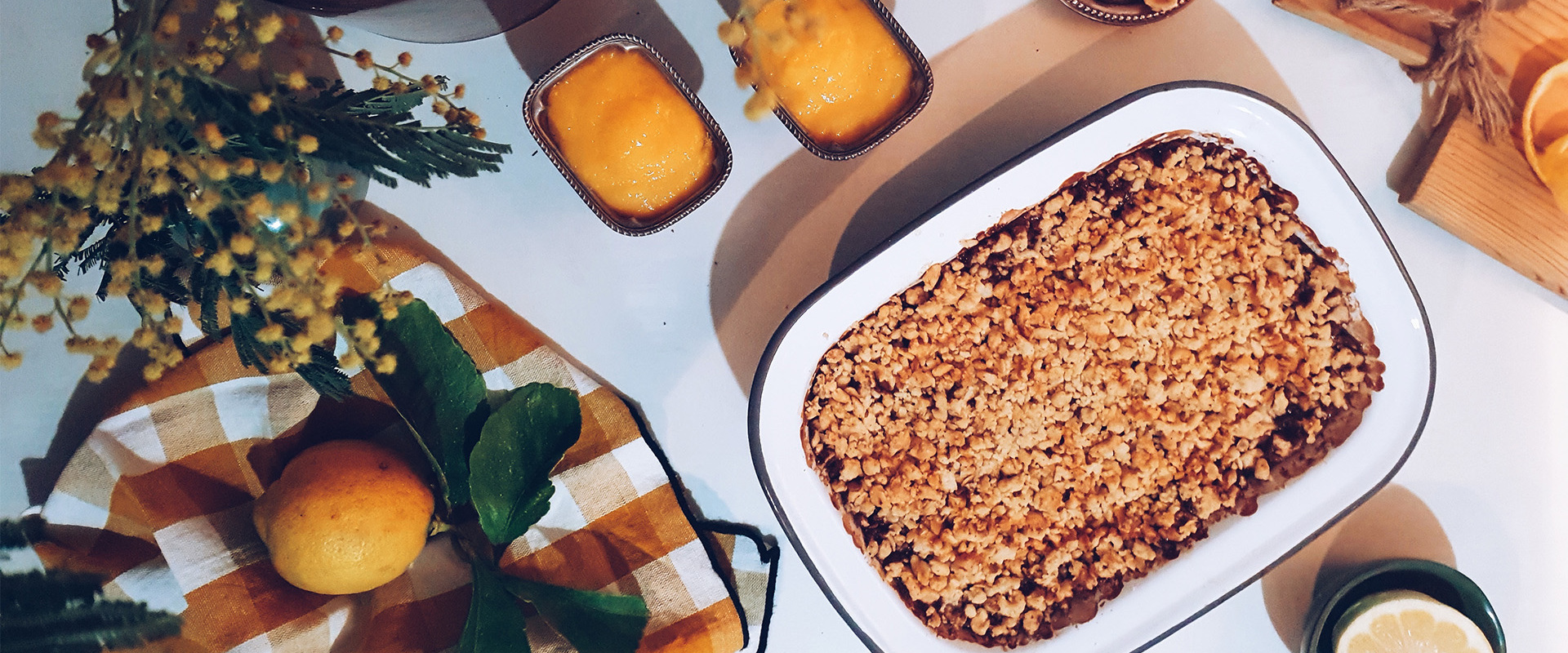 Pear and chocolate crumble - A recipe by Federica Barbaranelli
