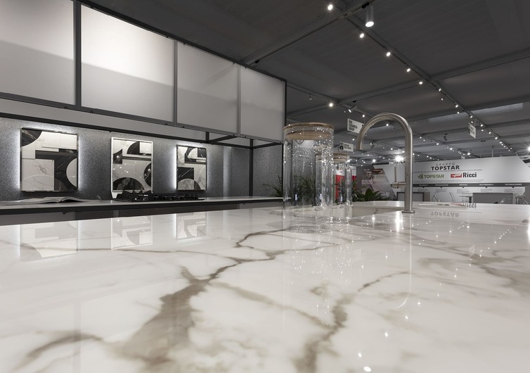 SapienStone 2023 kitchen trends marble-effect stoneware kitchen top white
